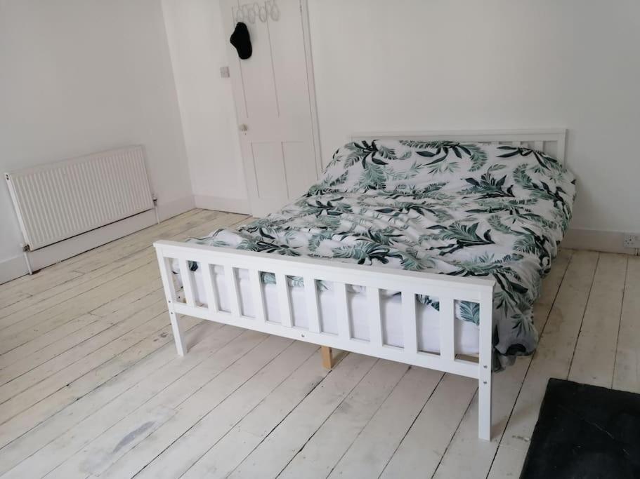 Seaside 2 Bed Terraced House With Garden Villa Hastings Exterior photo